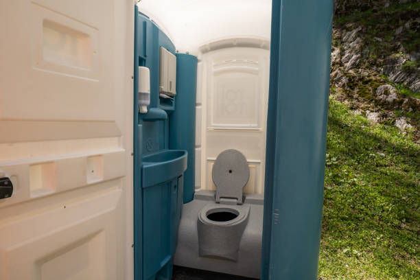 Best Portable restroom trailer rental  in New Holstein, WI